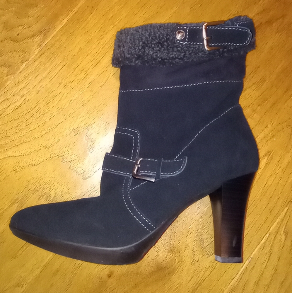 NEW ANNE KLEIN Black LEATHER Roll Down Short Boots w Heels Lady's 7